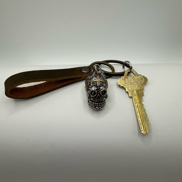 Gothic Punk Skull Leather Strap Keychain - Picture 4 of 11